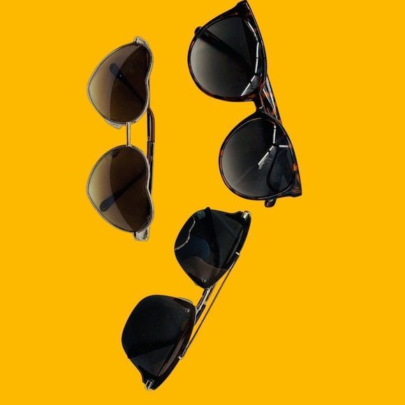 Sunglasses Lot Of 3 Chic Various Styles Colors Fashion Heart Modern GUC UV 5234 - Picture 6 of 7